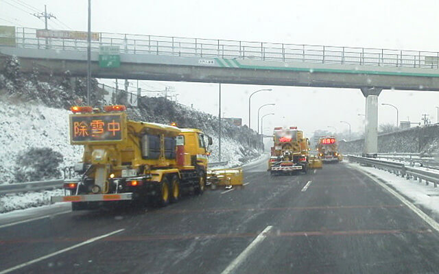 高速道路 雪氷対策 除雪2